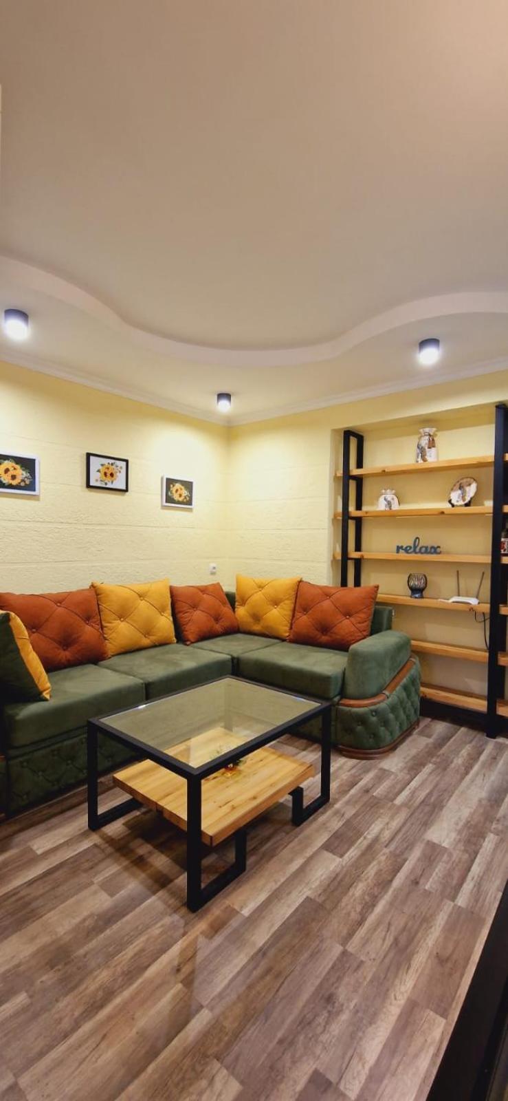 Relax Apartment Samtredia ภายนอก รูปภาพ